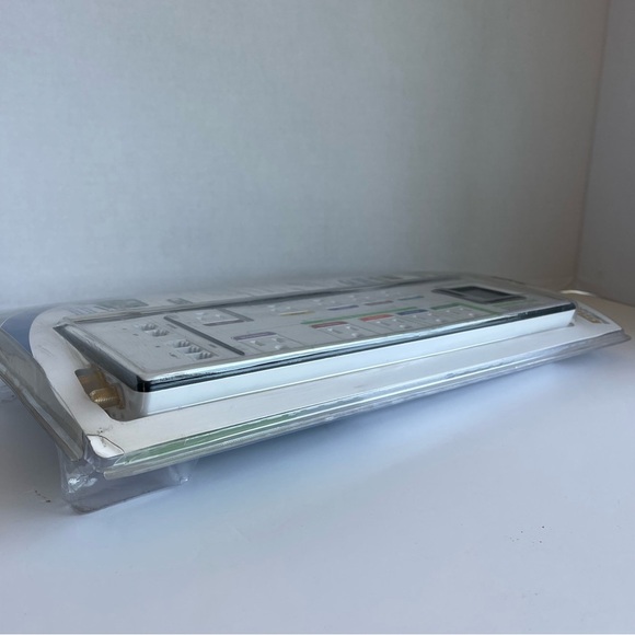 Monster - PowerCenter 10-Outlet Surge
Protector - Picture 10 of 14